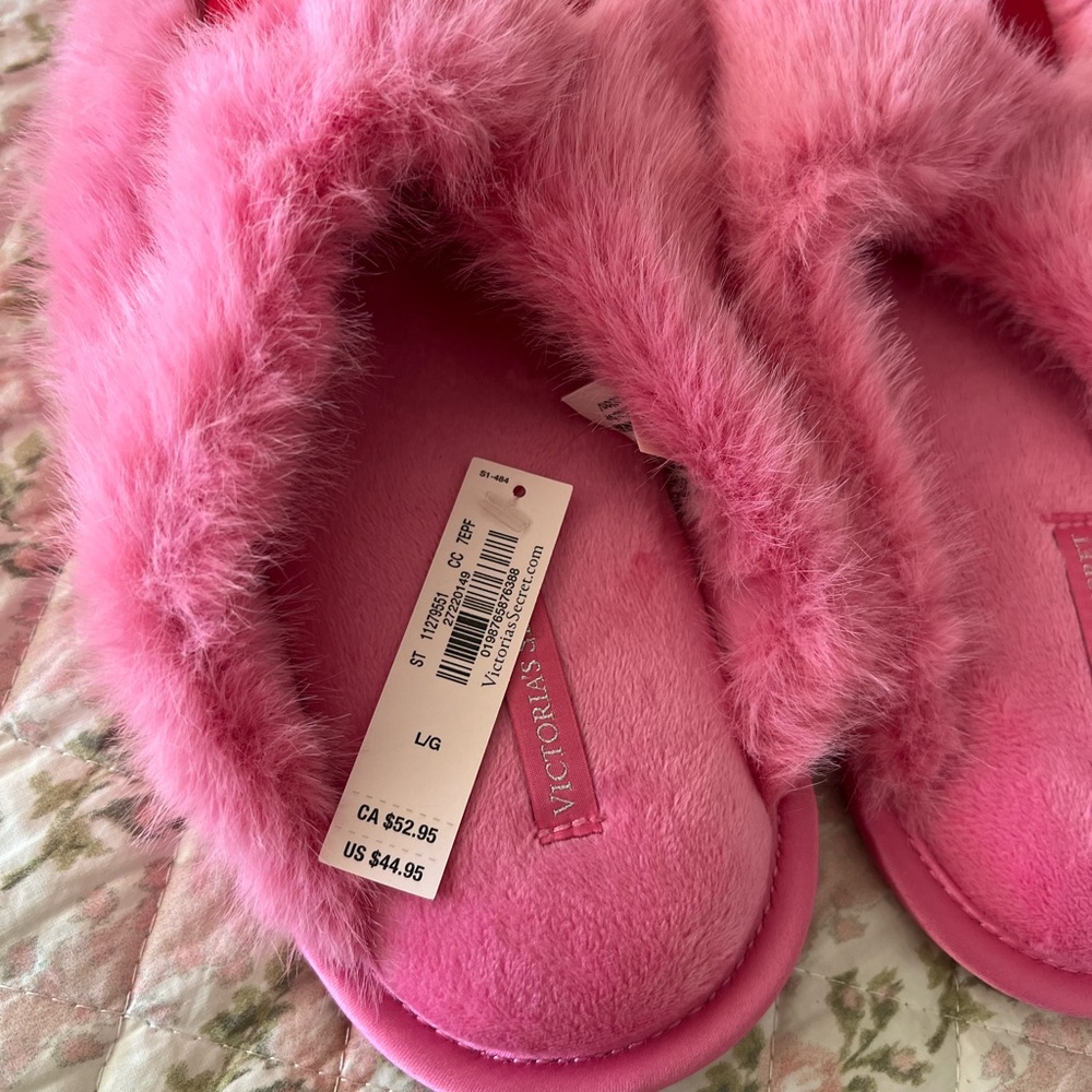Victoria’s Secret slippers 💖 - Picture 3 of 4